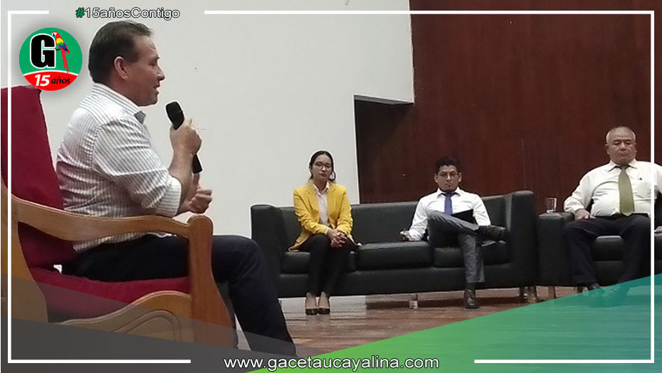 En Primer Conversatorio Manuel Gambini dio a conocer que impulsará obras de primer nivel en Ucayali